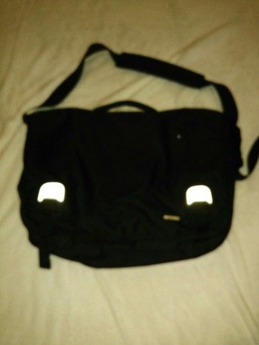 Incase Black Lap Top Bag Made With Polyethylene Foam And Vinyl - 第 1/7 張圖片