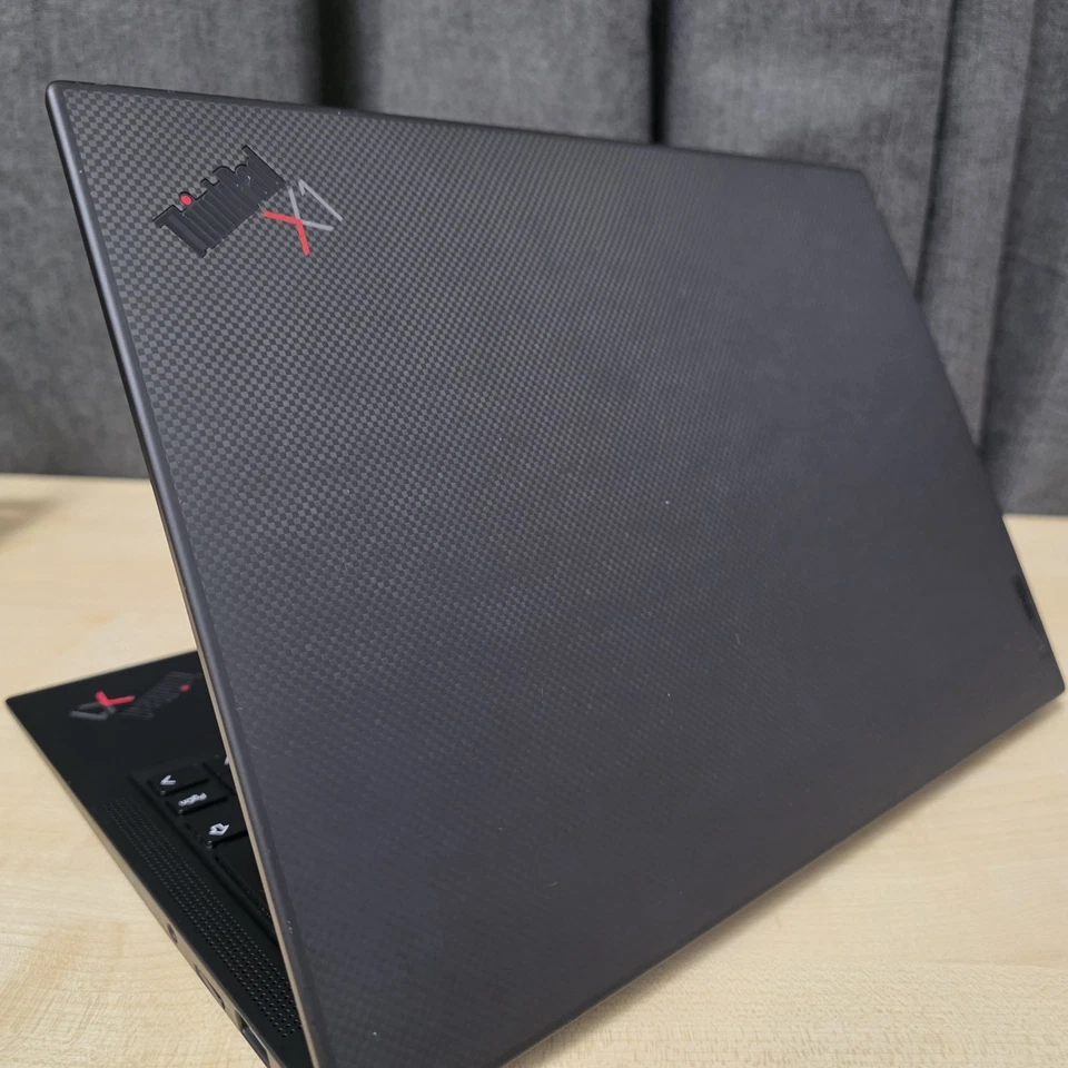 Lenovo ThinkPad X1 Carbon G9 · i7-1165G7 · 32GB · 1TB, photo 1 of 5