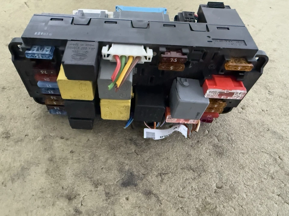 2001-2009 Mercedes W203 C240 Front SAM Fuse Relay Box Module 2095451101 Oem - Image 2 of 4