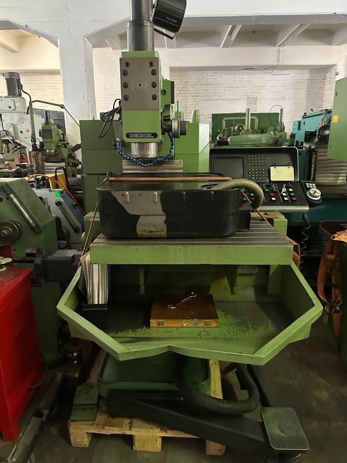 Deckel FP3A CNC Universalfräsmaschine Grundig Dialog SK40 Werkzeugfräse