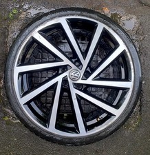 Genuine 19’ Volkswagen Golf R Mk7.5 Spielberg Alloy Wheel & Tyre 5G0601025DB