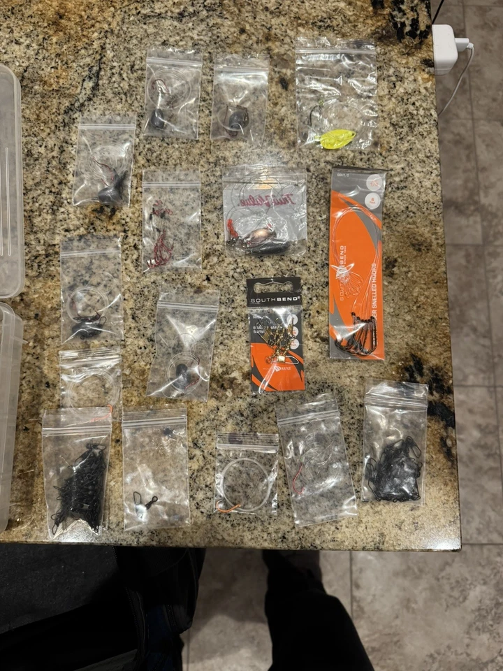 Fishing Tackle Lot - Image 3 of 4