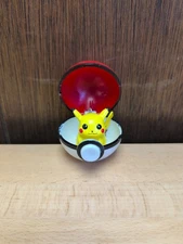 VINTAGE 1999 Basic Fun Pokemon Pokeball Keychain Pikachu NICE!!