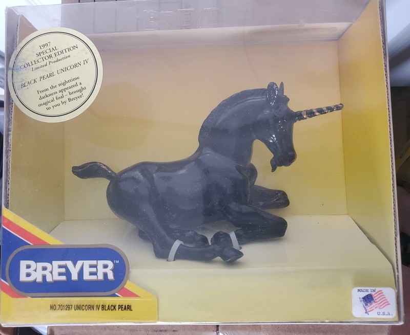 Breyer Unicorn IV Black Pearl Lying Down Foal #701297 Toys R Us HTF Vintage Rare
