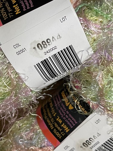 *Lot of 3* NEW Patons Cha Cha Yarn Eyelash Discontinued BUNNY HOP Specialty - Picture 4 of 5