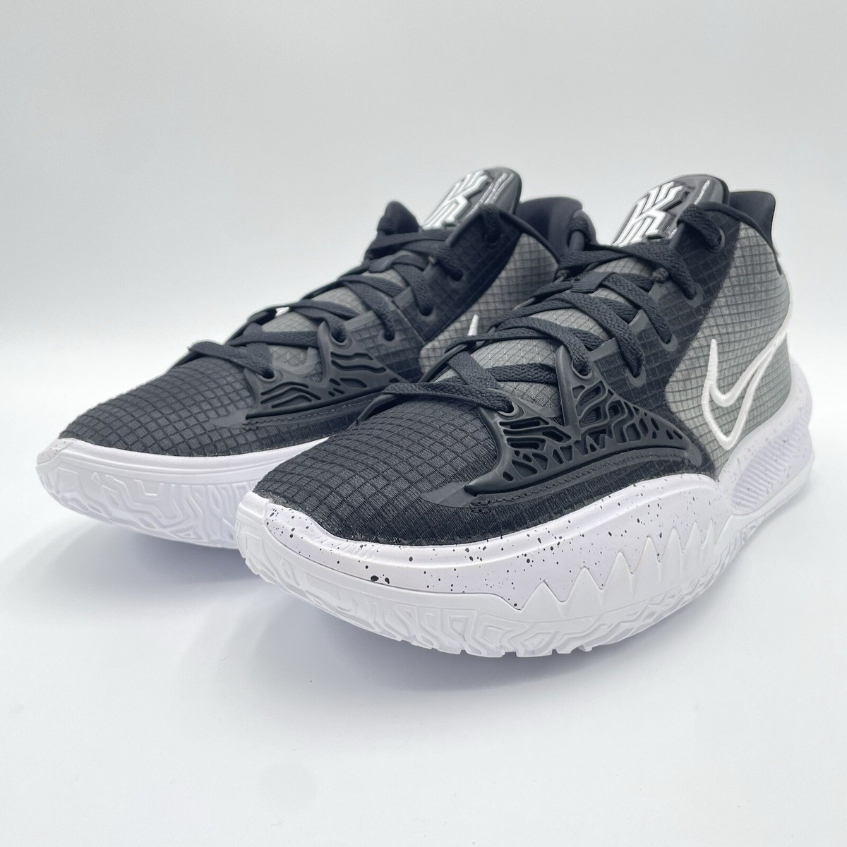 kyrie 3 low white black