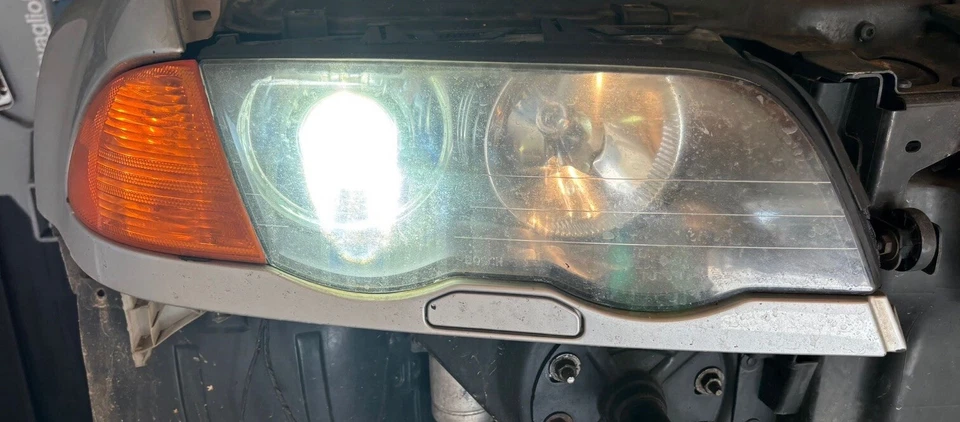 Bosch 8370704 ( 0301089272 ) BMW Frontscheinwerfer rechts BMW E46 Xenon - Bild 2 von 4