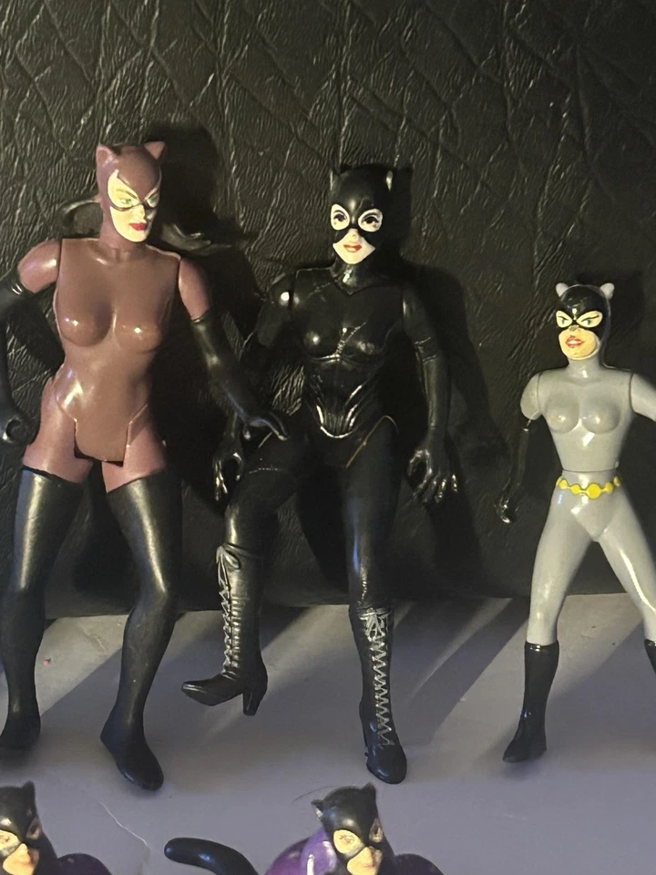 老式蝙蝠侠小丑猫女动作玩偶套装肯纳 90 年代 DC 漫画汽车套装 — 第 3/4 张图片