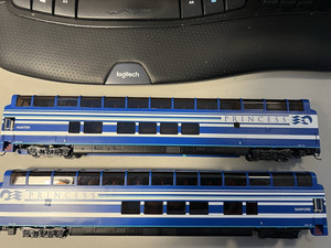 2 CAR PRINCESS McKINLEY EXPLORER CARS HO SCALE