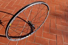 Mavic Ksyrium Elite, ruota anteriore 700c (28"). Copertoncino