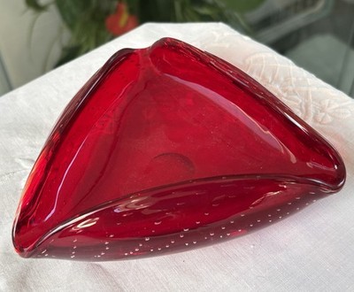 Whitefriars rubinrot dreieckig gerollte Kanten kontrollierte Blase Glasschale EX CON