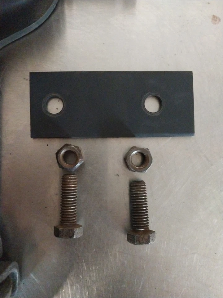 1981-89 DODGE Ramcharger W150 V8 4WD 4X4 eixo dianteiro suporte de montagem de choque fabricante de equipamento original - Imagem 2 de 3