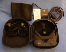 Oculus Quest 1 VR Headset - 128GB - Controllers, Headset, Cables, and Case. Work