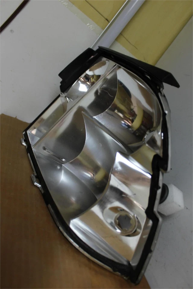 Nuevo OEM GM Luz Trasera Izquierda Carcasa 16506028 16506030 1987-8 Chevrolet Beretta (GM Foto 3 de 4