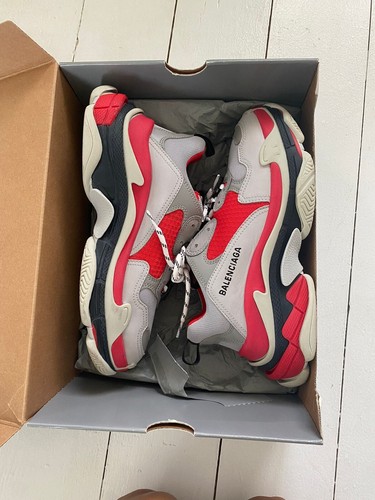 balenciaga triple s red grey