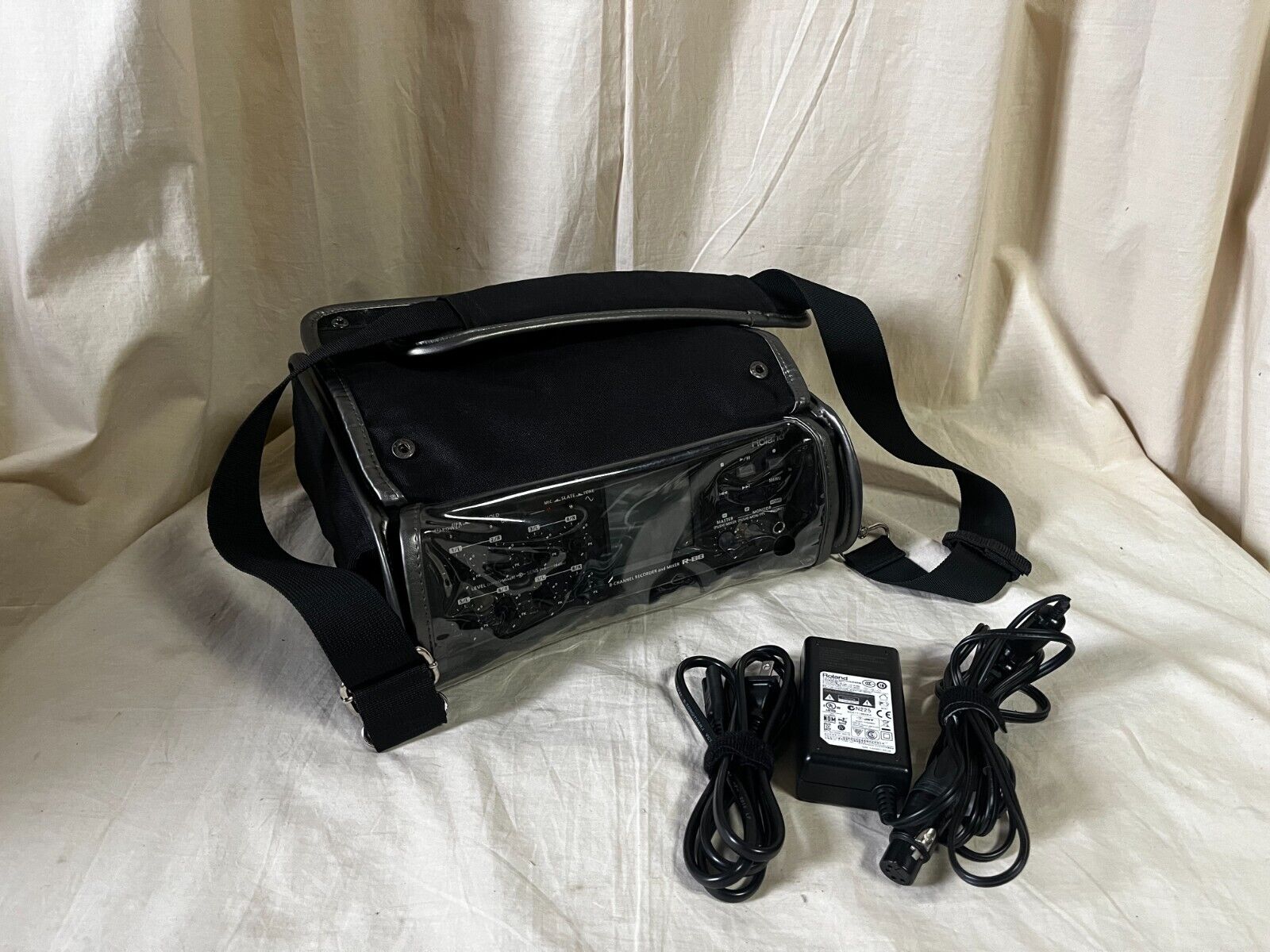 Roland R-88 8-Channel Recorder and Mixer w/ bag, power supply