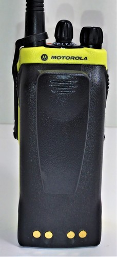 Radio de dos vías MOTOROLA HT1250 Modelo III UHF 403-470 MHz 128 canales 5w AAH25RDH9AA6AN - Imagen 34 de 57