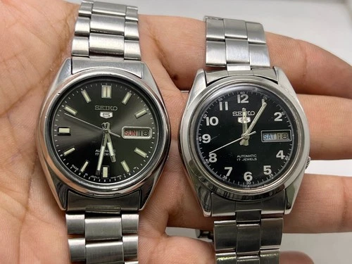 Lot of 2 Vintage Seiko 7009 Automatic 17 Jewels Black Dial Men's Wristwatch