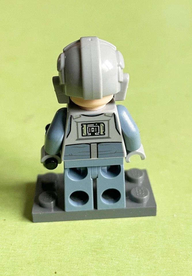 Figurine lego Star Wars - AT-AT Driver - sw1105 - Photo 2/3