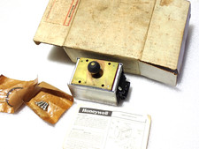 Honeywell 130441UA Motorized Zone Valve NEW