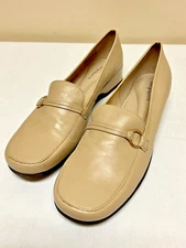 Women's Easy Spirit Slip On Loafers Shoes Size 8 - Beige