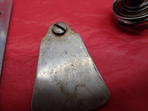 Antique DOMESTIC WARDS Sewing Machine Parts Lot Tension Plates Feed Dog # 6 - Picture 5 of 14
