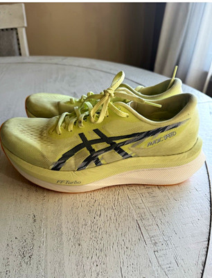 ASICS Magic Speed 4 Men's Running Shoes  US 9.5