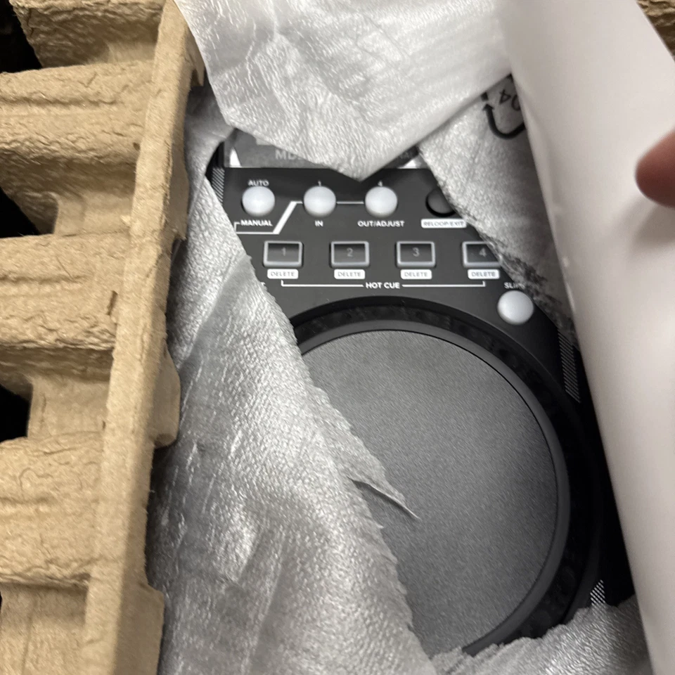 Gemini MDJ-600 Single Tabletop USB/CD Media Player DJ MIDI Controller w/4.3" LCD - Image 3 of 4