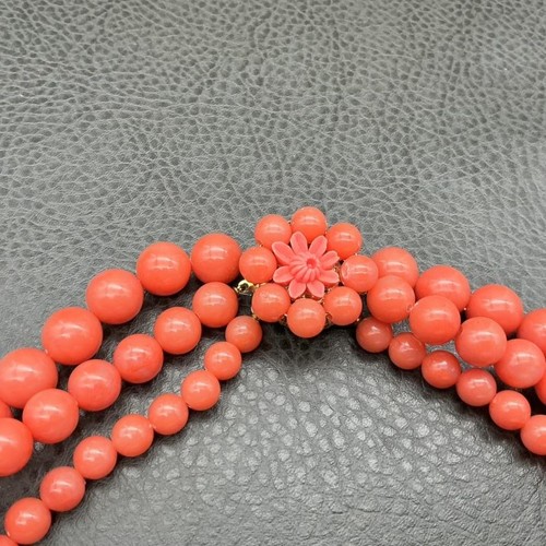 Vintage Halskette Dreifach Strang Koralle Ton Perlen Statement Floral Box Verschluss - Bild 2 von 11
