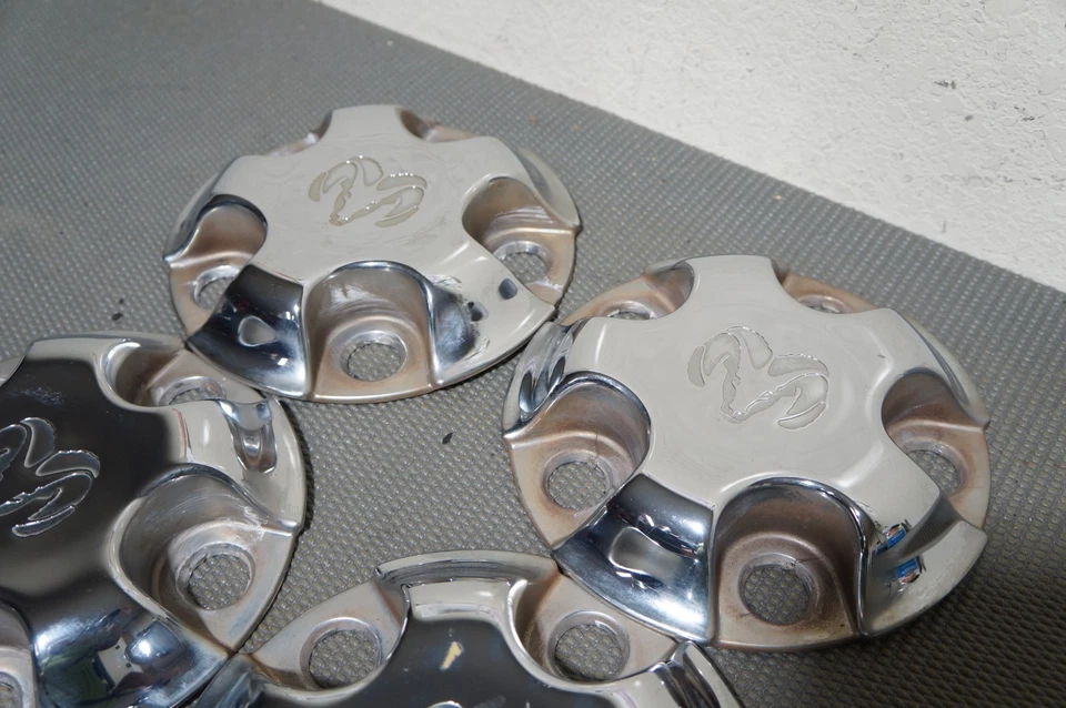 Dodge Ram 1500 2002-2008 OEM TAPACUBOS CENTRO RUEDA PARTE 52106536AC JUEGO 4 CROMADOS Foto 2 de 4