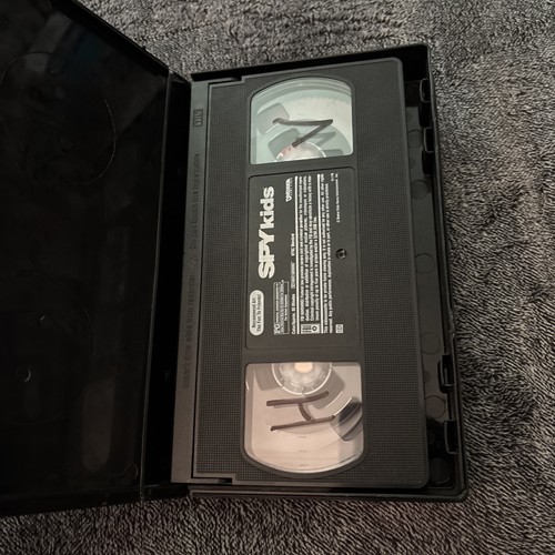 Spy Kids (VHS, 2001, Clamshell) Dimension Tested Family Children Comedy Banderas - Picture 4 of 4