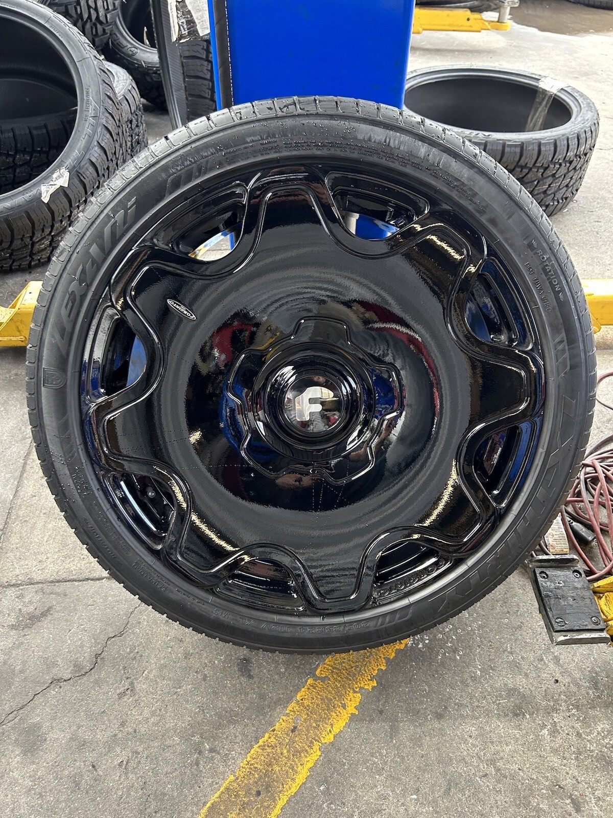 24x10 FORGIATO FIORE XL CAPS GWAGON ROLLS ROYCE RANGE ROVER BENZ AUDI FORGIS