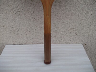 Ancienne raquette de tennis en bois , Hilton Pierre Barthes collection ou déco vintage, cordes parfaitement tendues - Décoration