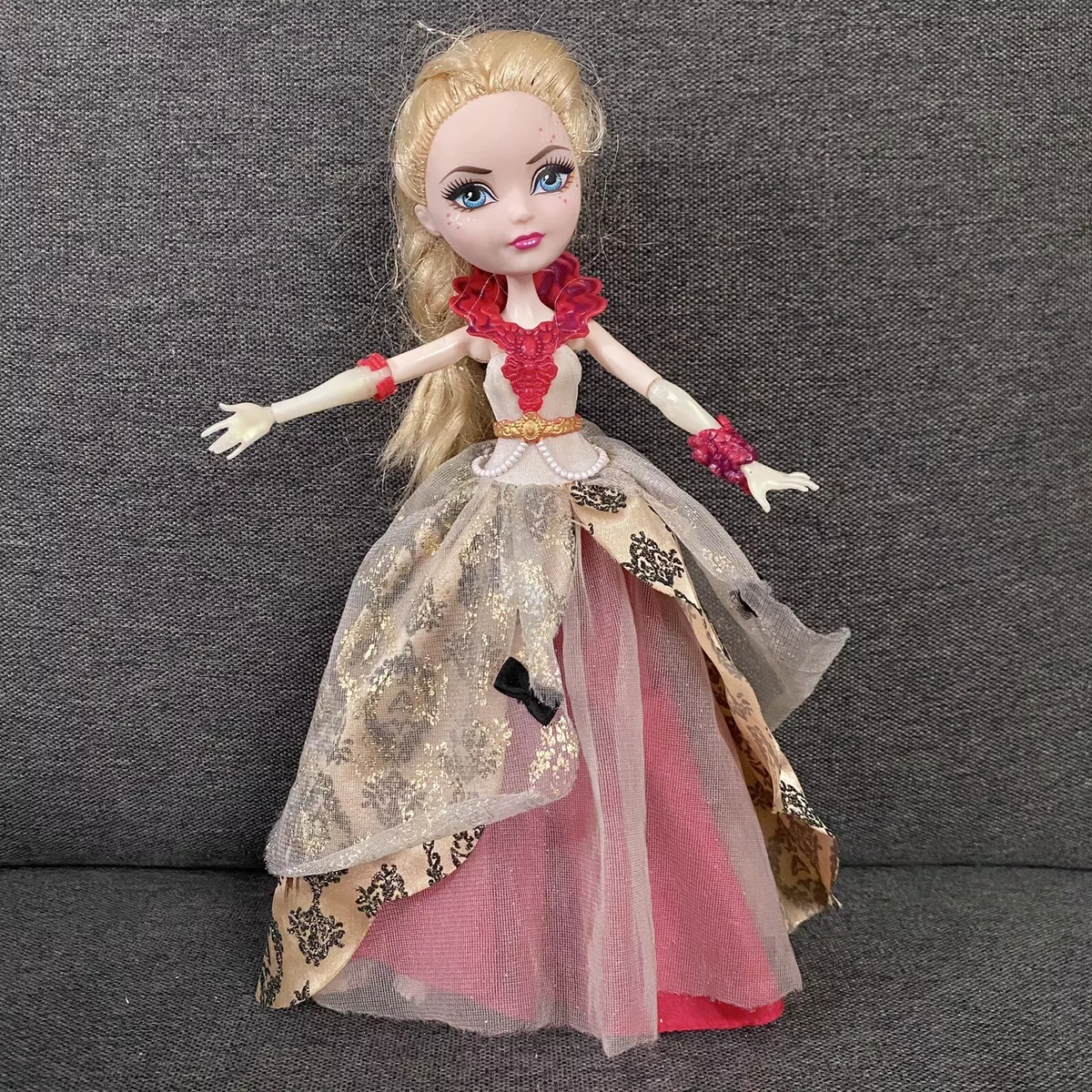 Ever After High Apple White Thronecoming Doll READ