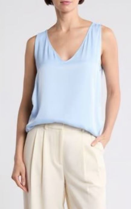 Nordstrom Women's Everyday Sleeveless V-Neck Tank Top in Cornflower Blue Small