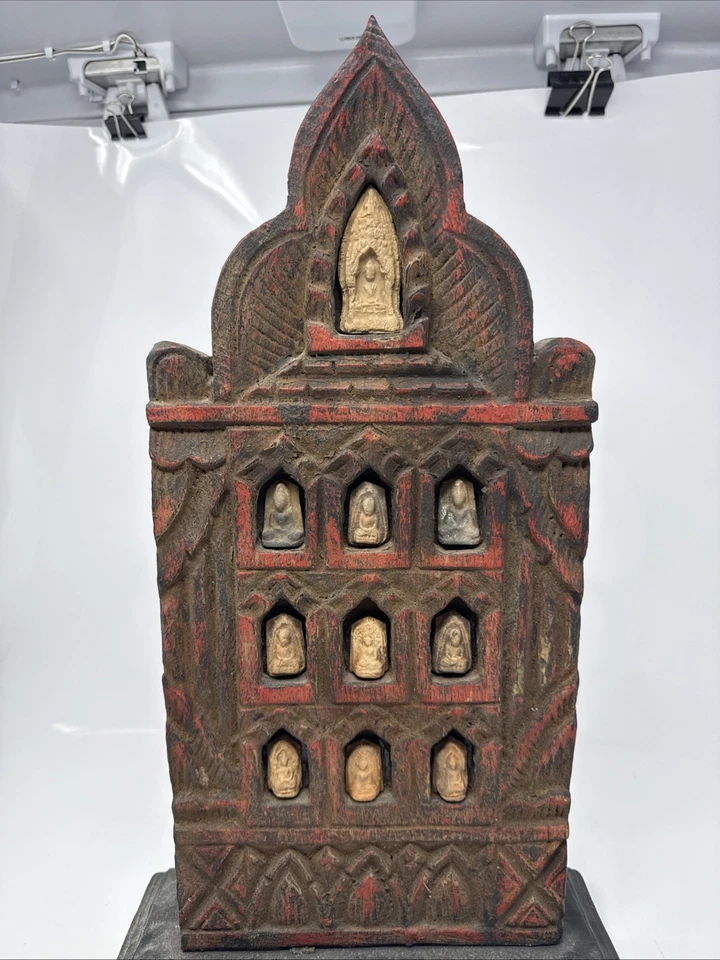 Тайская деревянная обетная табличка XIX века с керамическими выпусками Будды - Изображение 3 из 4