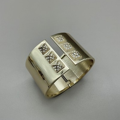 Victorias Secret Bracelet Gold Tone Crystal Pyramid Stud Cuff Womens Jewelry