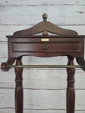 Vintage Bombay Company Men's Suit & Valet Stand H46xW18xD15”