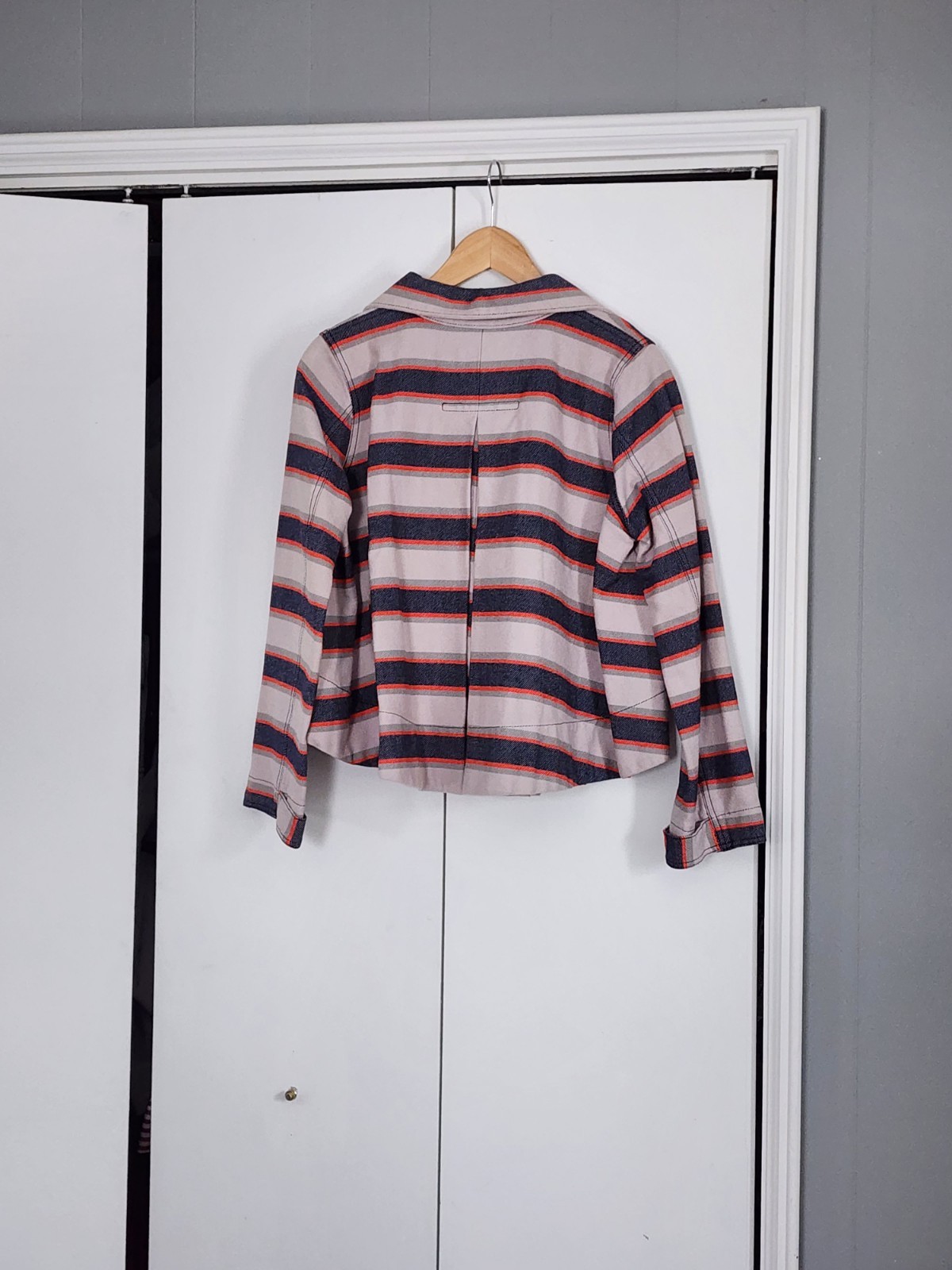 The Great Striped Button-Down Jacket Gray Small - image 2