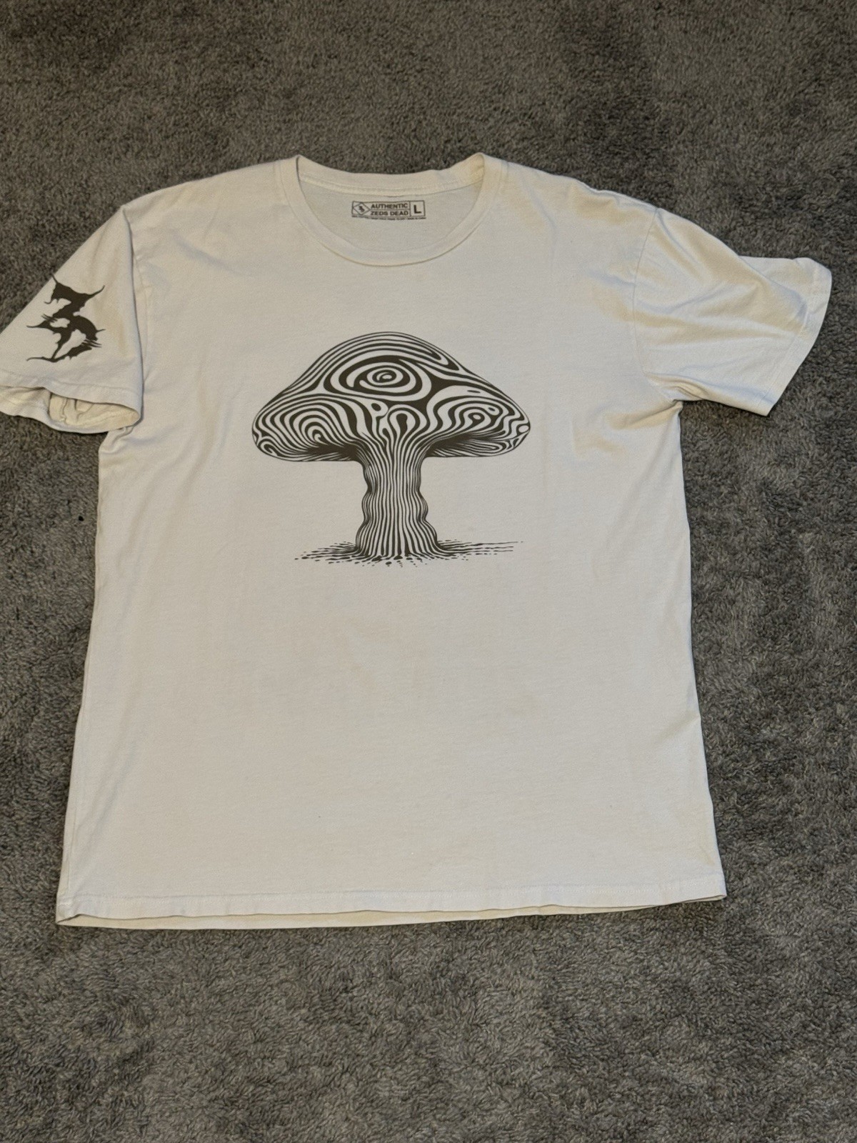 T-Shirt White Psychedelic Mushroom & Caterpillar Graphic