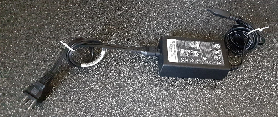 Adaptador de alimentação CA HP 0957-2304 testado - Imagem 2 de 4