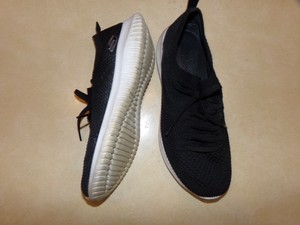 skechers knit tennis shoes