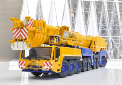 ミニカー 601-007 IMC 1/50 DEMAG AC700-9 Mediaco IMC Models 32-0138 Demag AC 700-9 All Terrain Mobile Crane