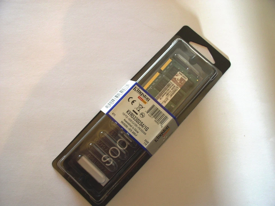 Kingston ValueRAM 1 GB PC2 - 4200 CL4 200 SO-DIMM Memory (KVR533D2S4/1G) - Image 2 of 4