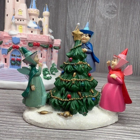 Damaged Vintage rare brass key Disney sleeping beauty castle Christmas village - Image 4 of 4