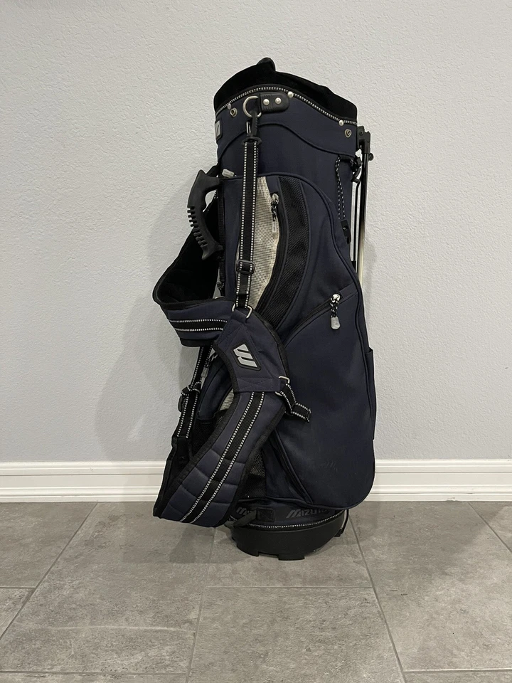 Bolsa de golf Mizuno con soporte de doble correa azul marino/negro divisor de 5 vías Foto 2 de 4