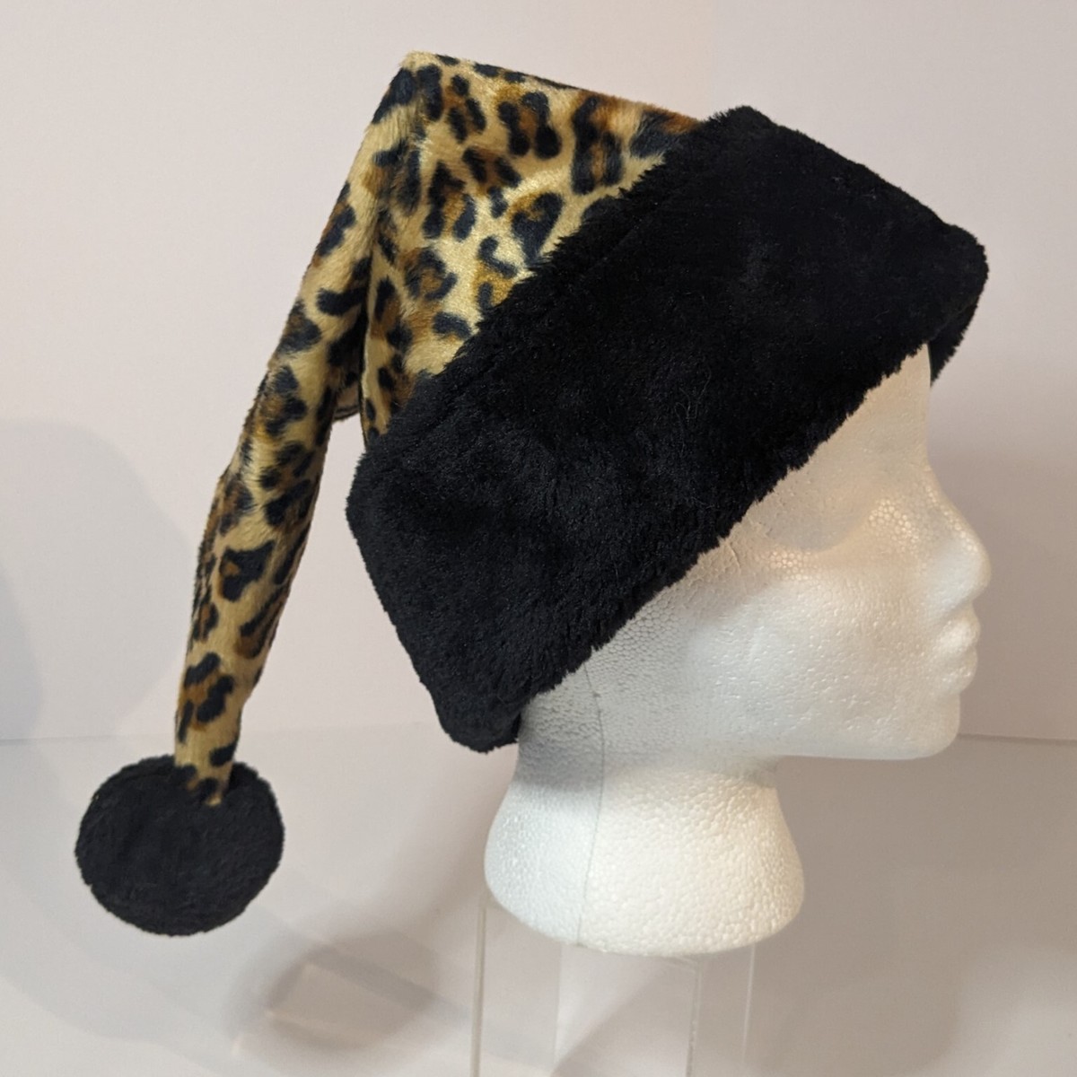 ?RARE & HTF NEW!!! 2007 Victoria\'s Secret Very Sexy Snow Leopard Santa Hat Victoria main image 2