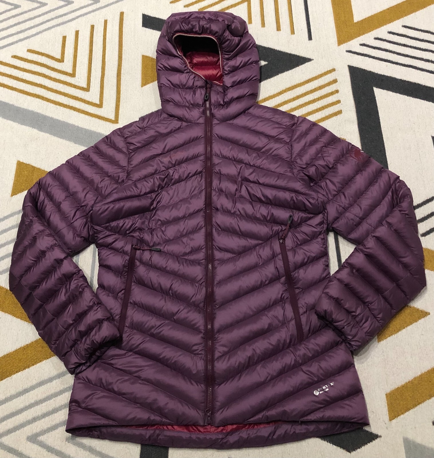 Chaqueta púrpura de plumón para mujer MAMMUT Broad Peak talla S PVP £290
