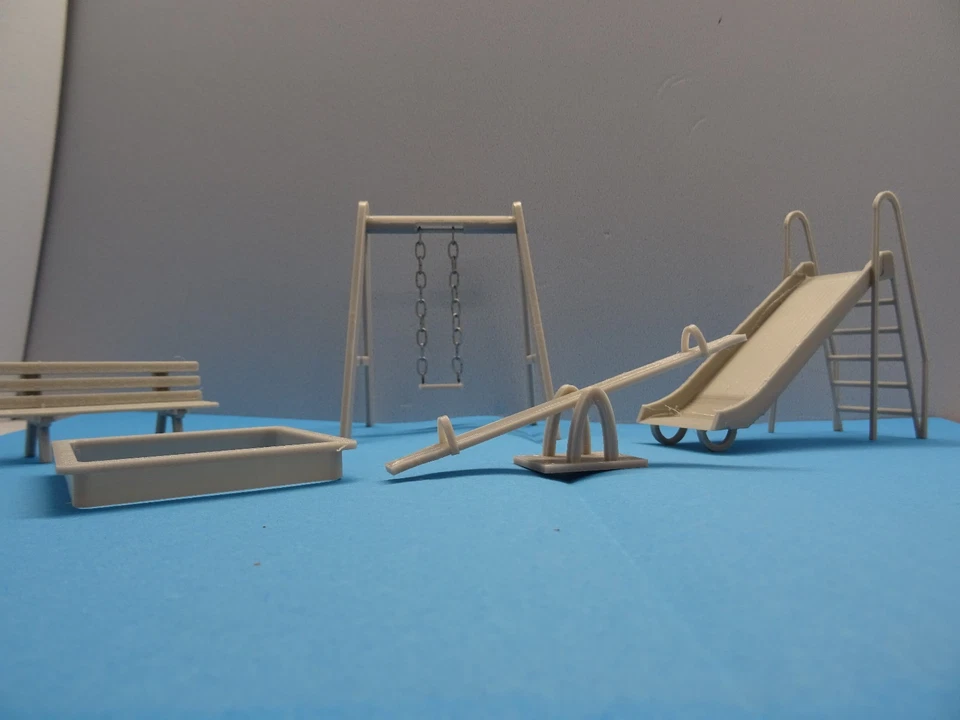 Modellbau Spielplatz Bausatz 1:22,5 – Zubehör für Diorama & Figurenwelten - Bild 3 von 4