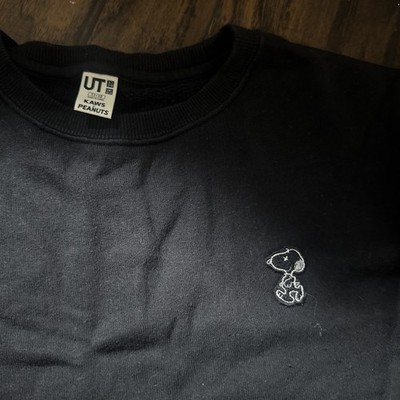 Uniqlo x Kaws x Peanuts - Snoopy Embroidered Logo Crewneck Sweatshirt 11-12 Kids